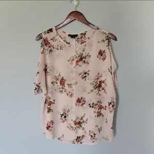 Buffalo blouse size medium. Cold shoulder and tie